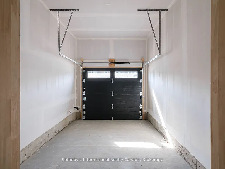 550 Grey St #29 — Photo 22