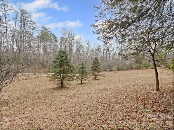 1526 Bills Creek Rd, Lake Lure, NC 28746