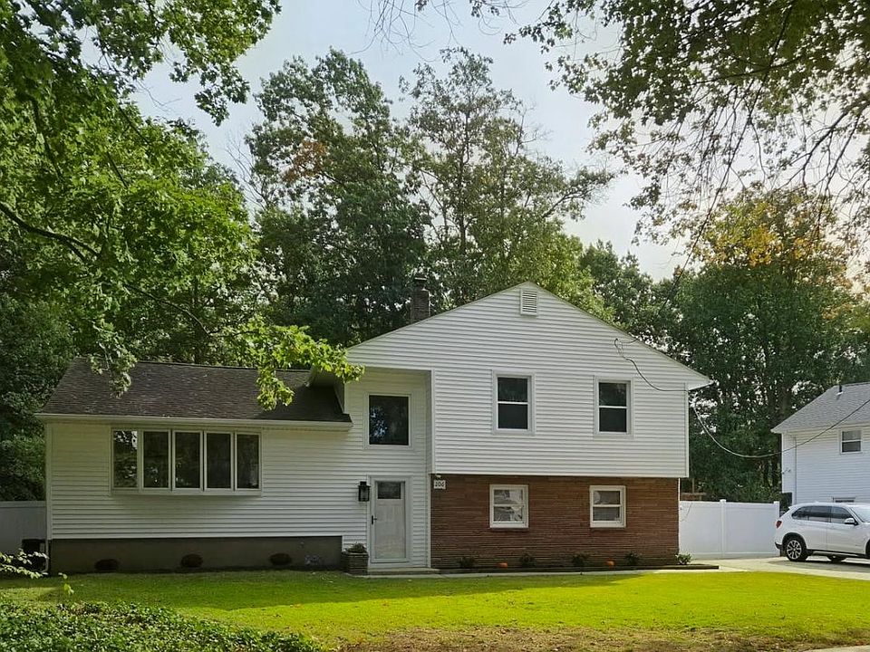 1st image of 206 Van Buren Ave