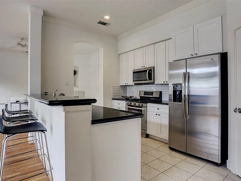 4208 Stanford St — Photo 4