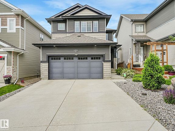 3rd image of 1057 Coopers Hawk Link NW