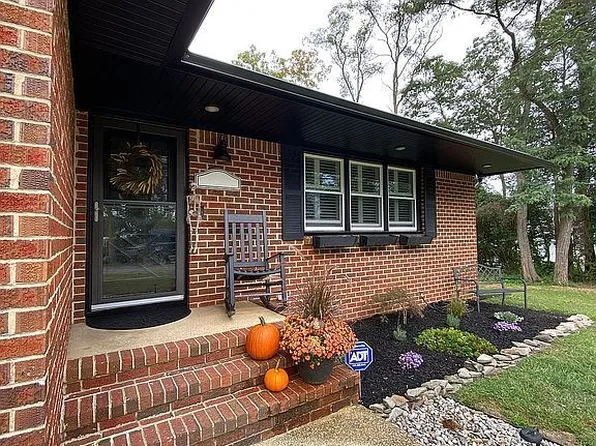 90 Hickory Ln, Bayville, NJ 08721