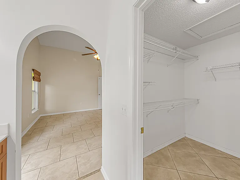 2941 Saint James Ln — Photo 17