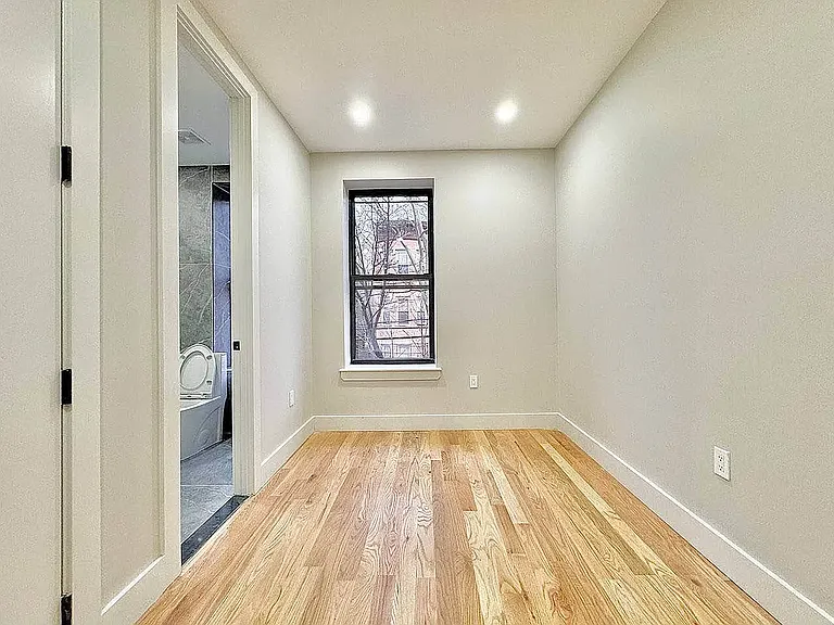 1729 Norman St #3R — Photo 13