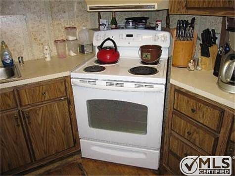 3rd image of 15684 Hwy 31 W