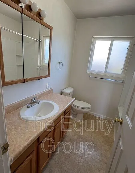 1325 S Crowe St — Photo 10