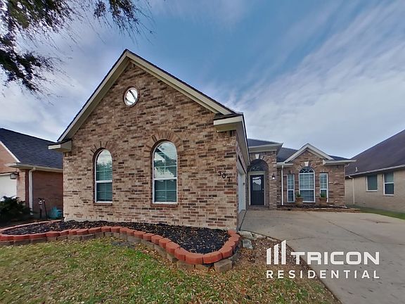 2nd image of 307 Marina Oaks Ct