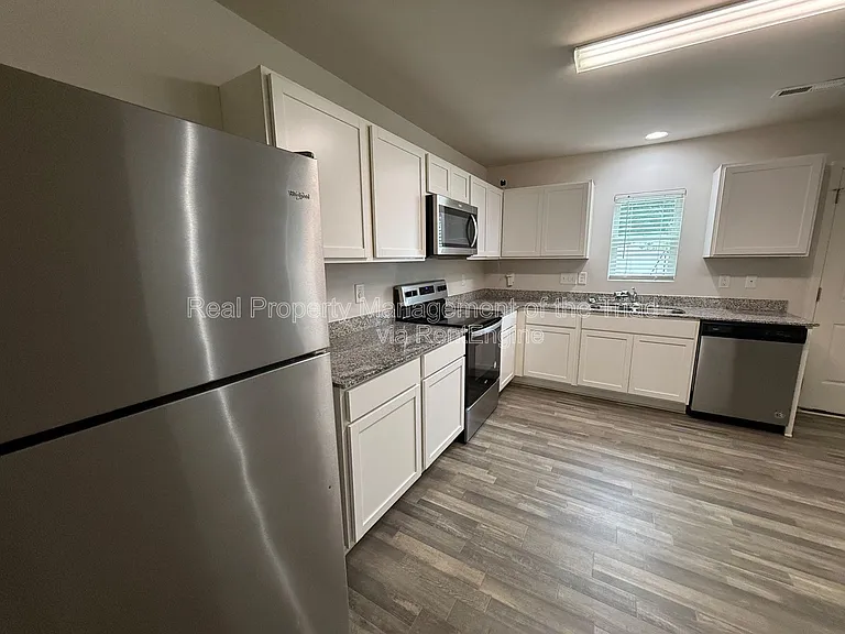 3811 Bellingham Ct — Photo 4