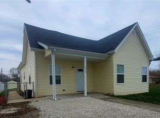 2415 3rd St SE, New Middletown, IN 47160