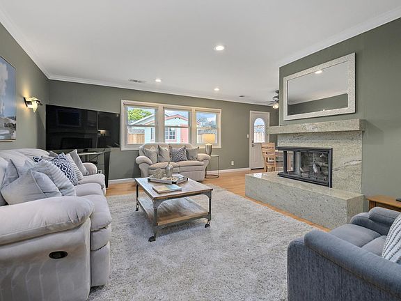 5th image of 608 Crestview Dr