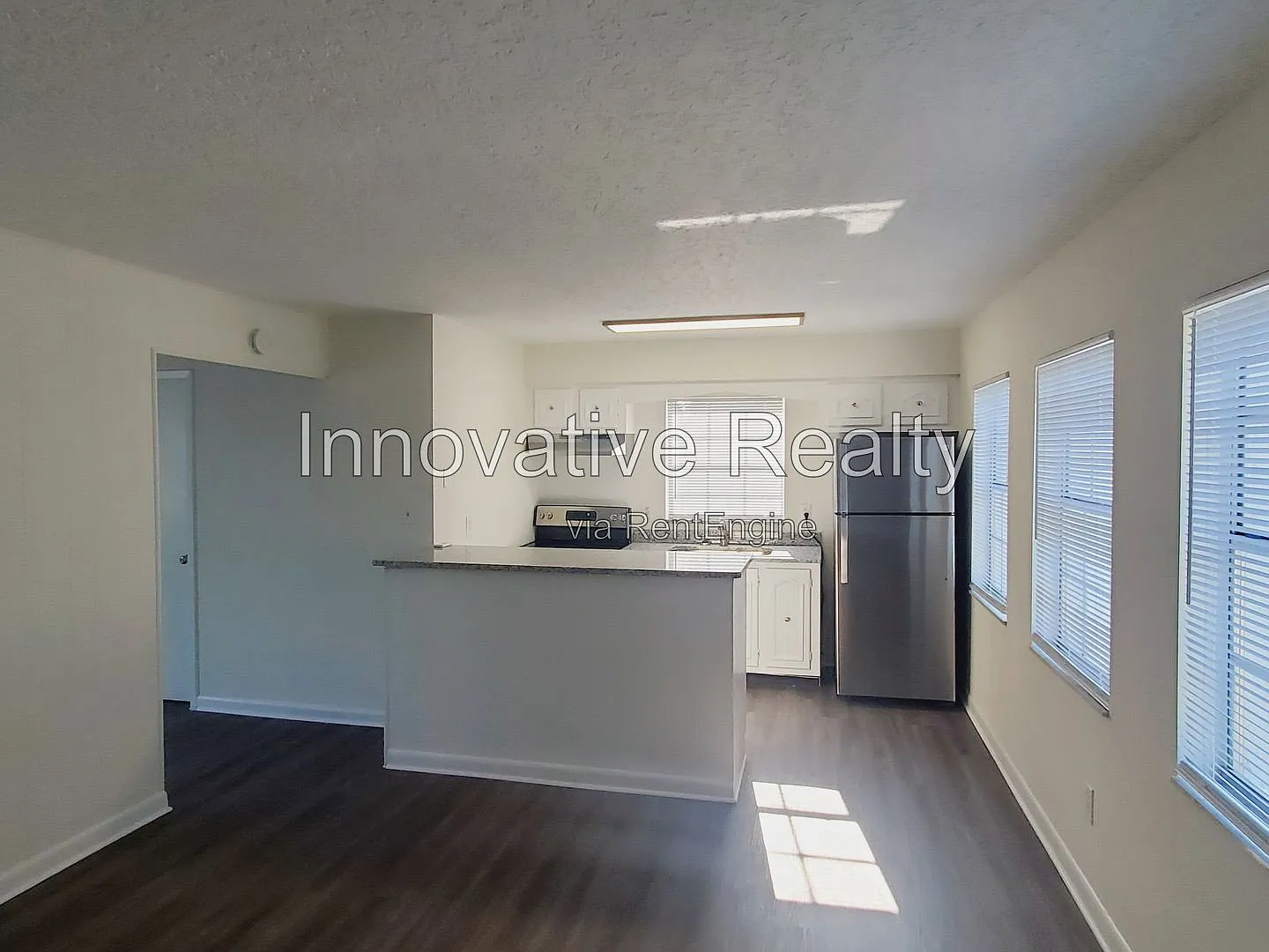 1 bed, 1.0 bath, 540 sqft, $1,195 — Photo 2