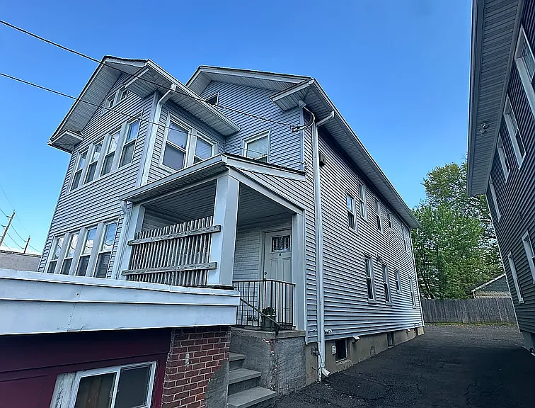 S Ave E — Photo 20
