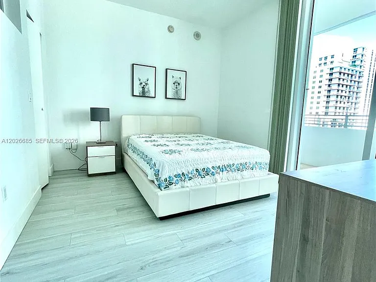 350 NE 24th St #709 — Photo 9