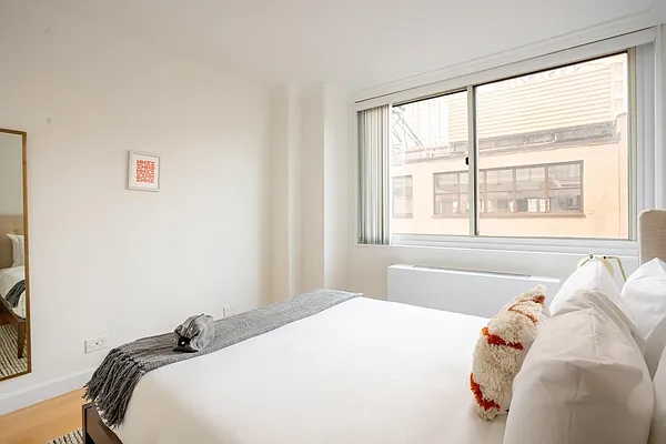 Rented by Greystar | media 6