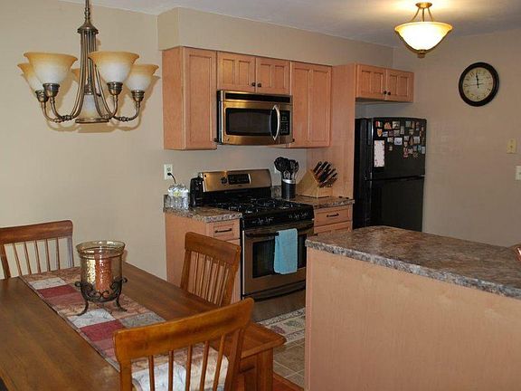 3rd image of 609 Elk Cir