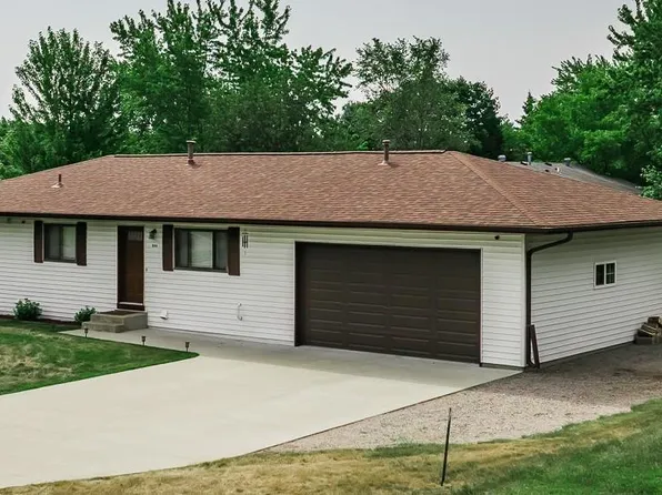806 Callaway St E, Saint Joseph, MN 56374