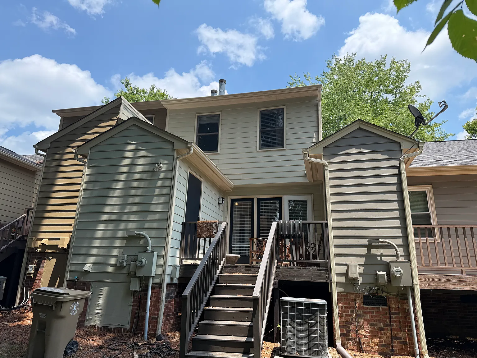 2 bed, 2.5 bath, 1165 sqft, $1,625 — Photo 2