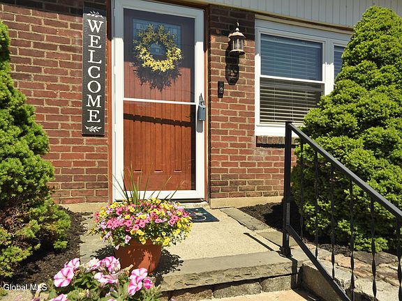 3rd image of 19 Lawrence St