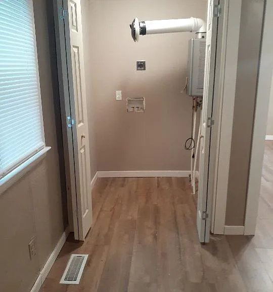 907 Cedar St — Photo 5