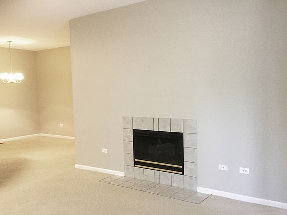 4th image of 3275 Stratford Ct #203