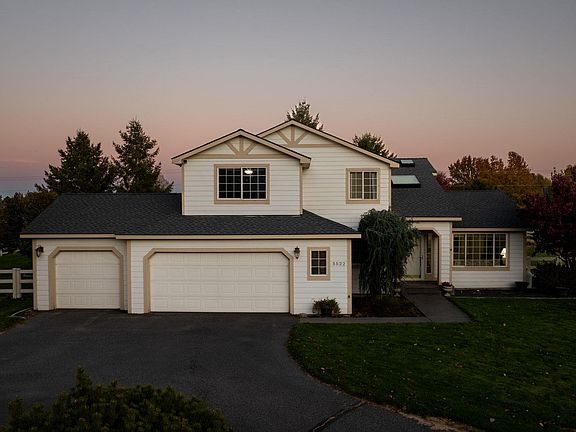 2nd image of 3522 Lexington Way