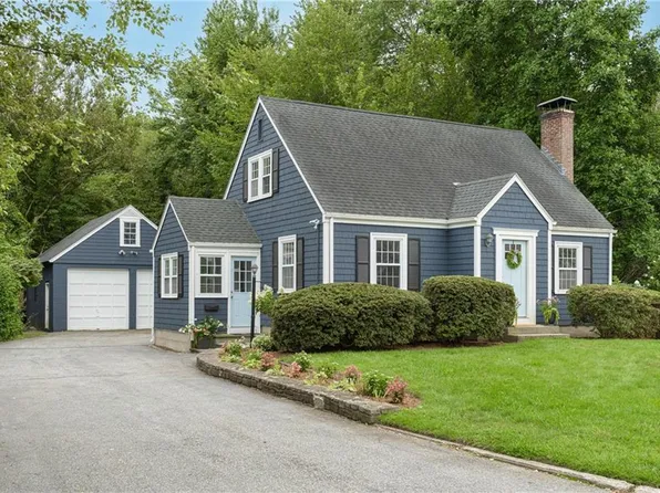 126 Anoka Ave, Barrington, RI 02806