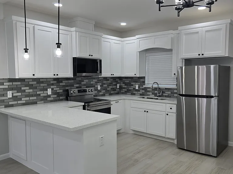 1204 S Bayou Ave #1 — Photo 7