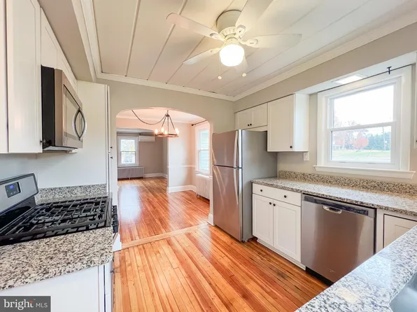 213 E Chatsworth Ave, Reisterstown, MD 21136