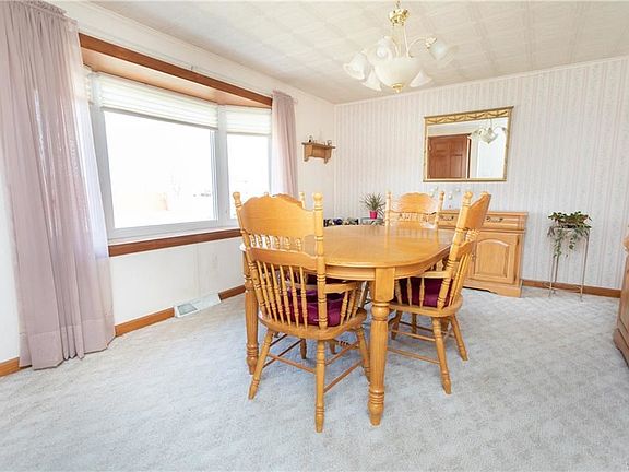 4th image of 103 Zoerb Ave