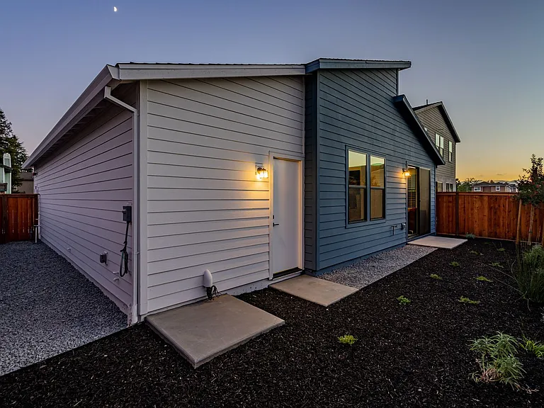 2269 San Miguel Ave — Photo 37