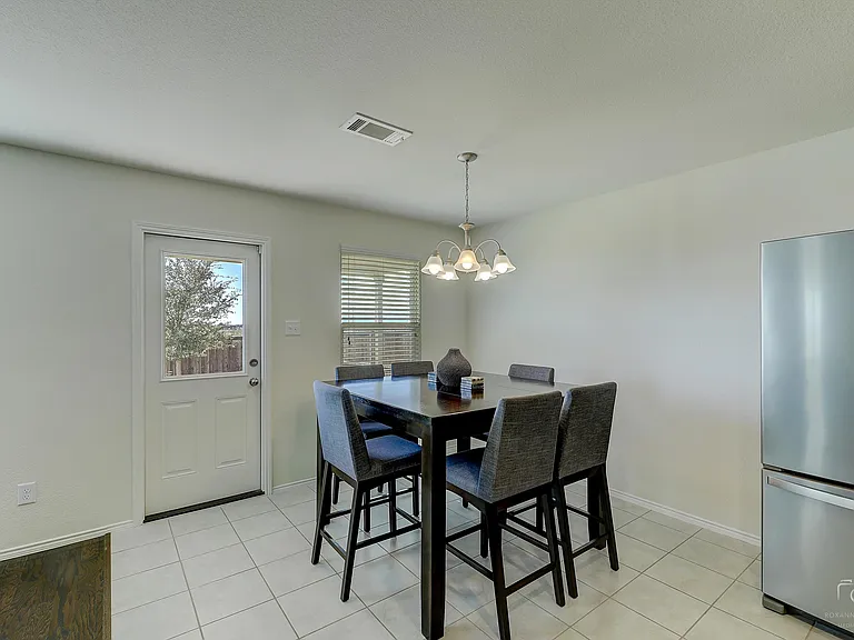 2207 Heaton St — Photo 8