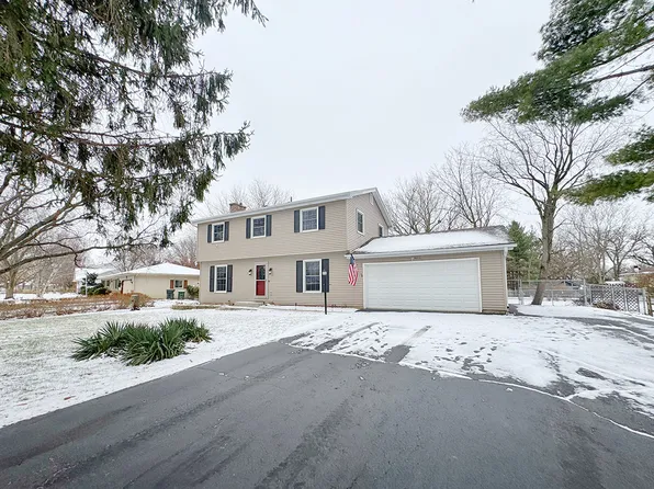 9N914 Beckman Trl, Elgin, IL 60124