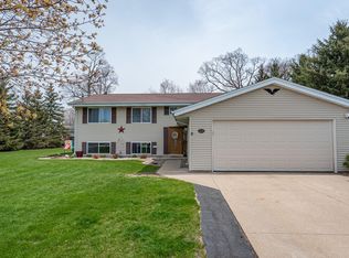 6860 Beck Ln, West Bend, WI 53090