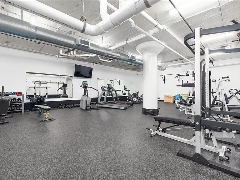 881 Memorial Dr SE #206 — Photo 17