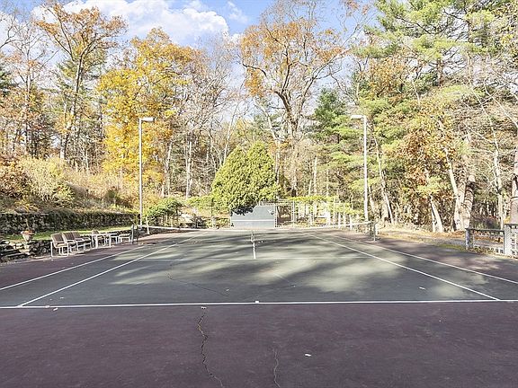 4th image of 70 Todd Pond Rd