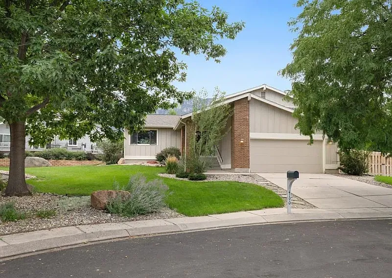 4 bed, 2800 sqft, $2,550 — Photo 1