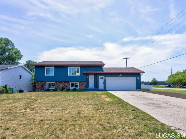 11190 Winter Dr, Zeeland, MI 49464