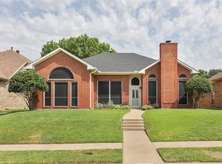 2033 Hearthstone Dr, Carrollton, TX 75010