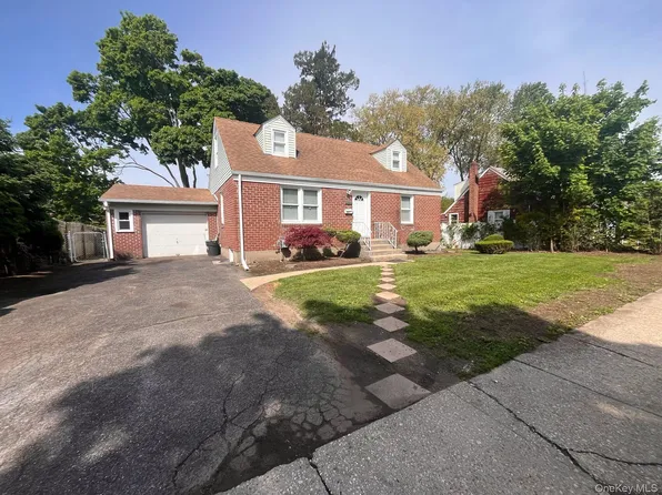 245 Warren Street, Uniondale, NY 11553