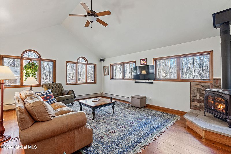 2nd image of 31 Luther Road