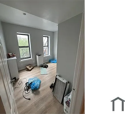 2408 Cambreleng Ave #11 — Photo 3