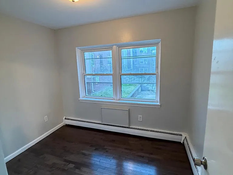 479 Roseville Ave #9 — Photo 4