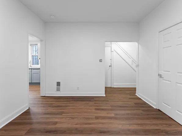 296 Pearsall Avenue image 5 of 18