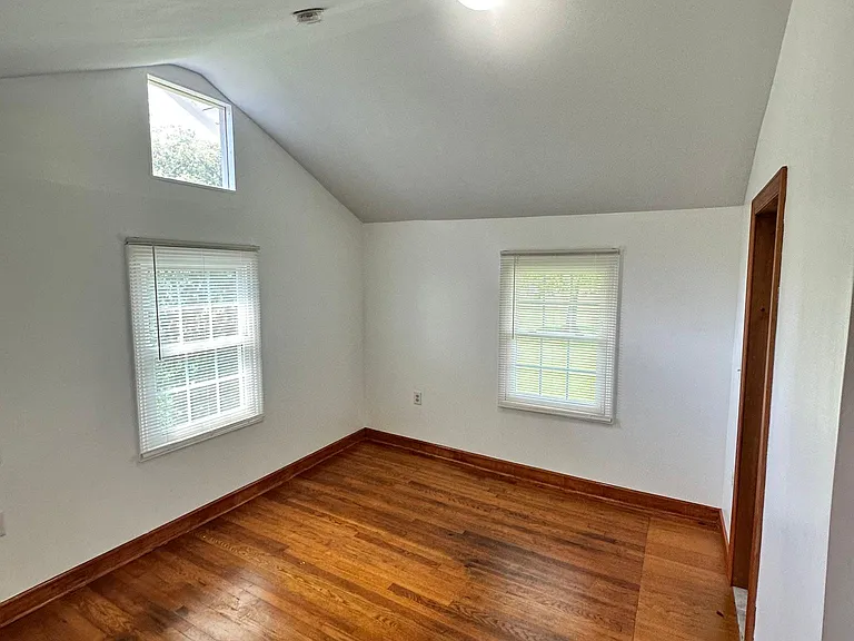 312 W Williamson St — Photo 9