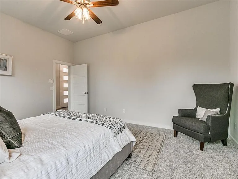 11500 Fairways Ave — Photo 8