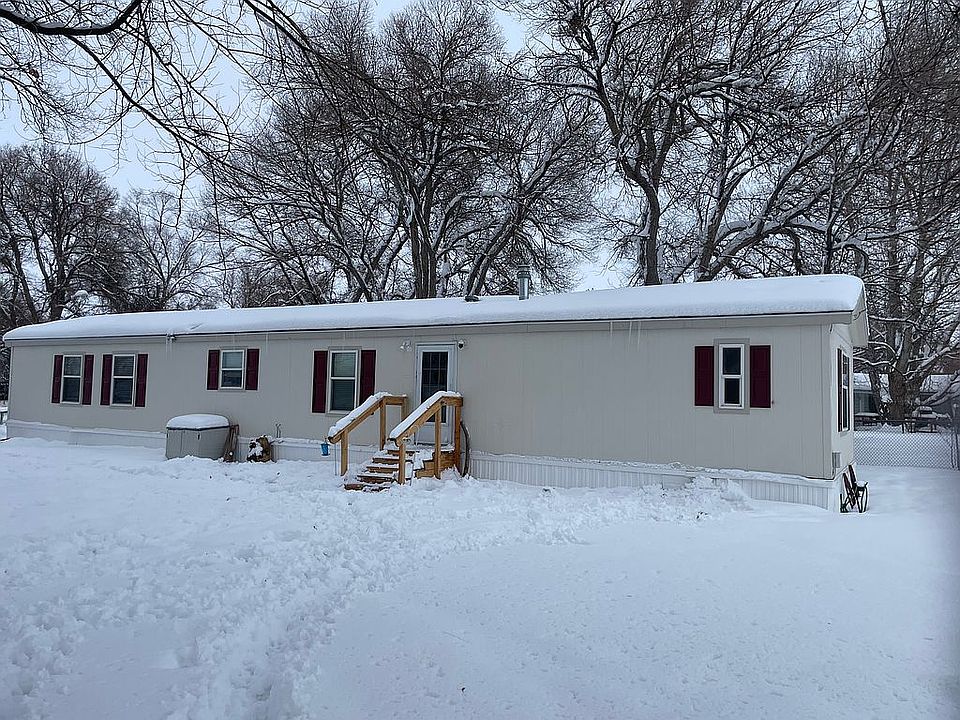 1st image of 1445 Dickinson Dr