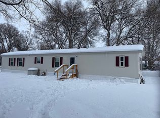 1445 Dickinson Dr, Riverton, WY 82501