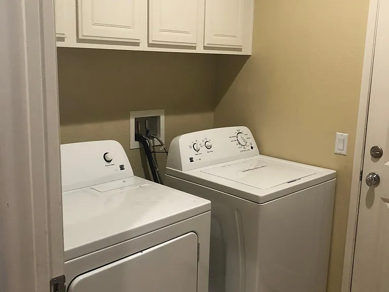 5570 N Live Oak St — Photo 3