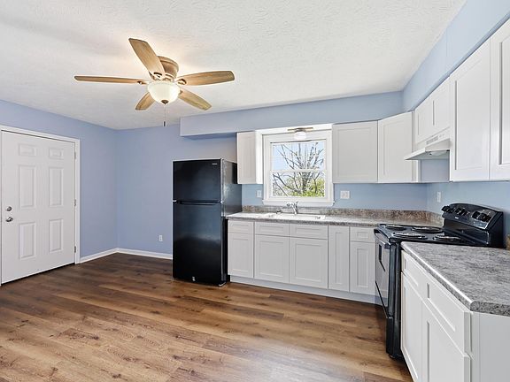 5th image of 21 Raintree Ct