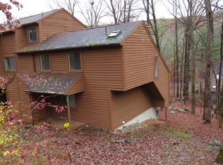 347 Crewe Ct, Bushkill, PA 18324